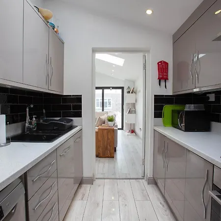 Modern 3bdr W Garden Ev Charging Dublin