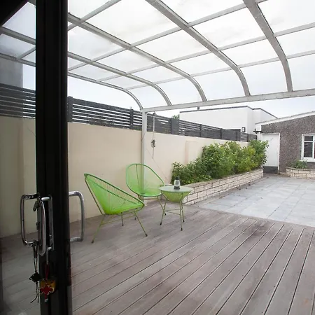 Modern 3bdr W Garden Ev Charging Apartment