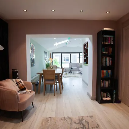 Apartment Modern 3bdr W Garden Ev Charging Dublin